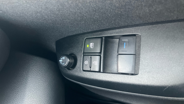 Toyota Yaris 1.5 Hybrid Icon 5dr CVT Hybrid Hatchback